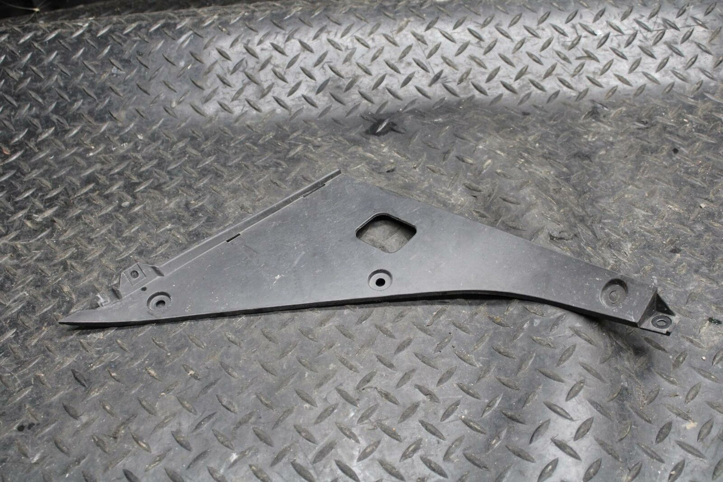 10-11 APRILIA RSV4 R RIGHT INNER FAIRING COWL PANEL TRIM BB202