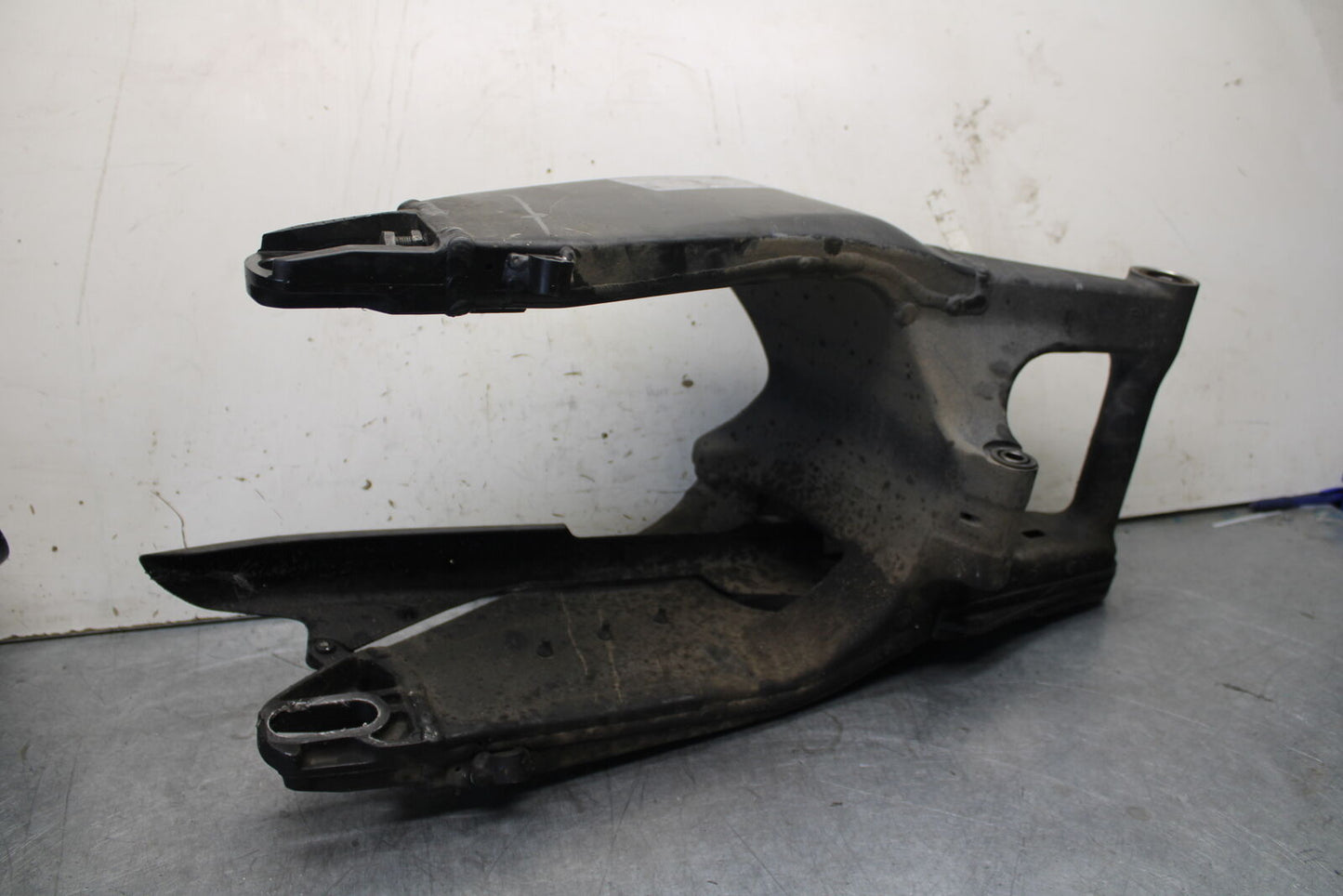 13-18 KAWASAKI NINJA ZX6R REAR SWINGARM BACK SUSPENSION SWING ARM BB682