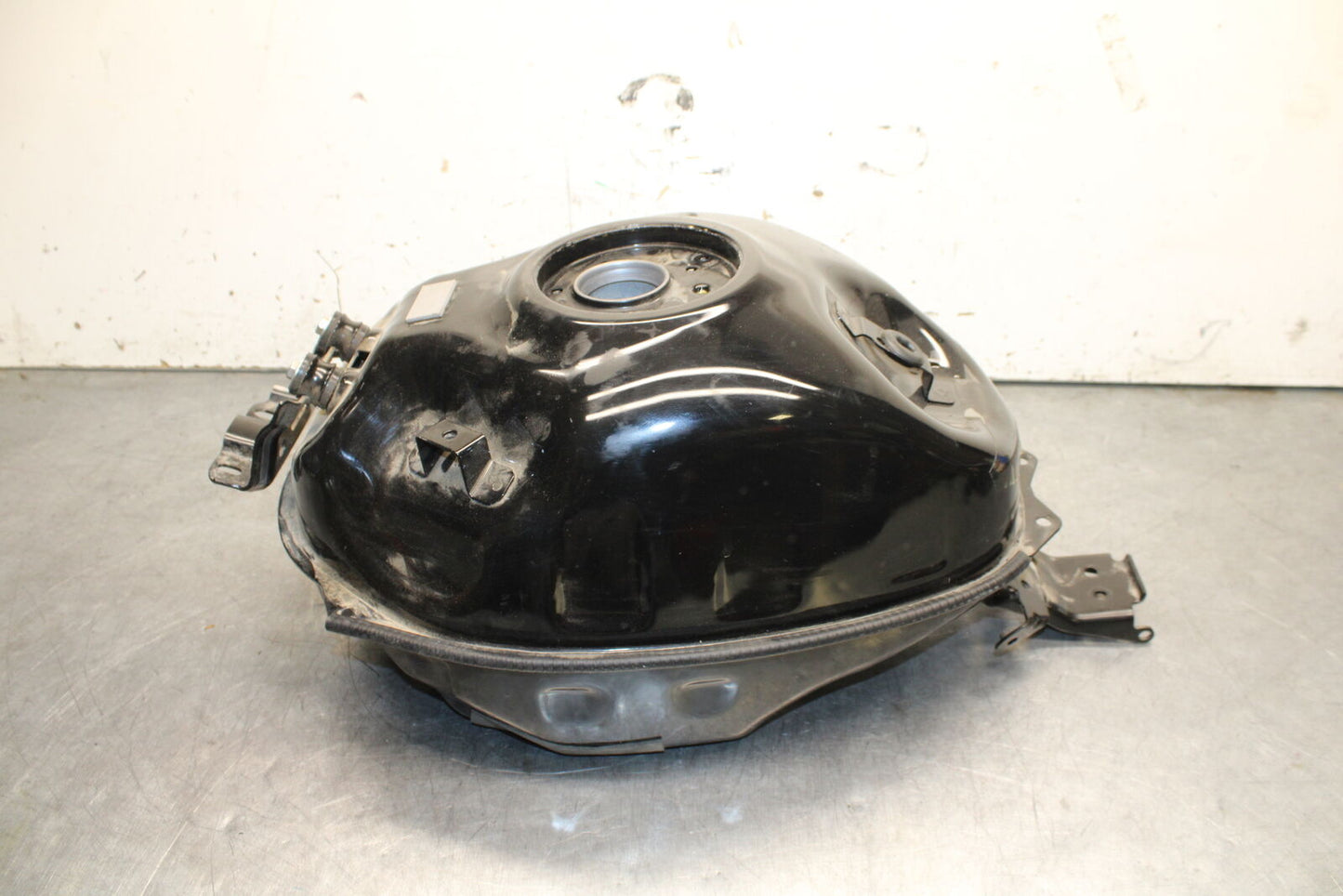 19-24 YAMAHA R3 GAS TANK FUEL CELL PETROL RESERVOIR BB736