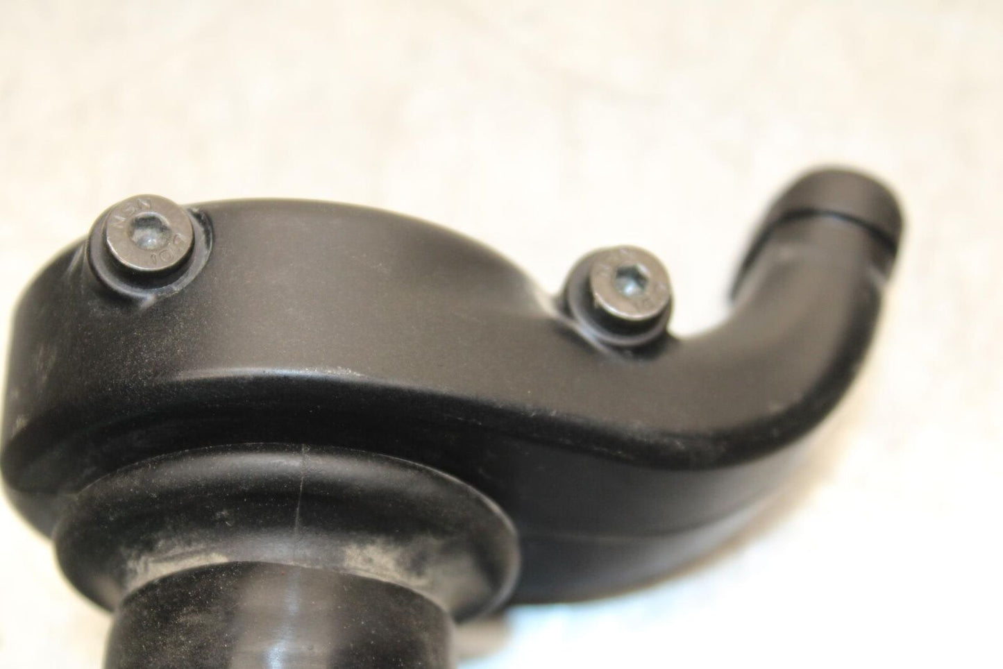 16-20 KAWASAKI ZX10R THROTTLE CABLE LINE HOUSING GUIDE BB591