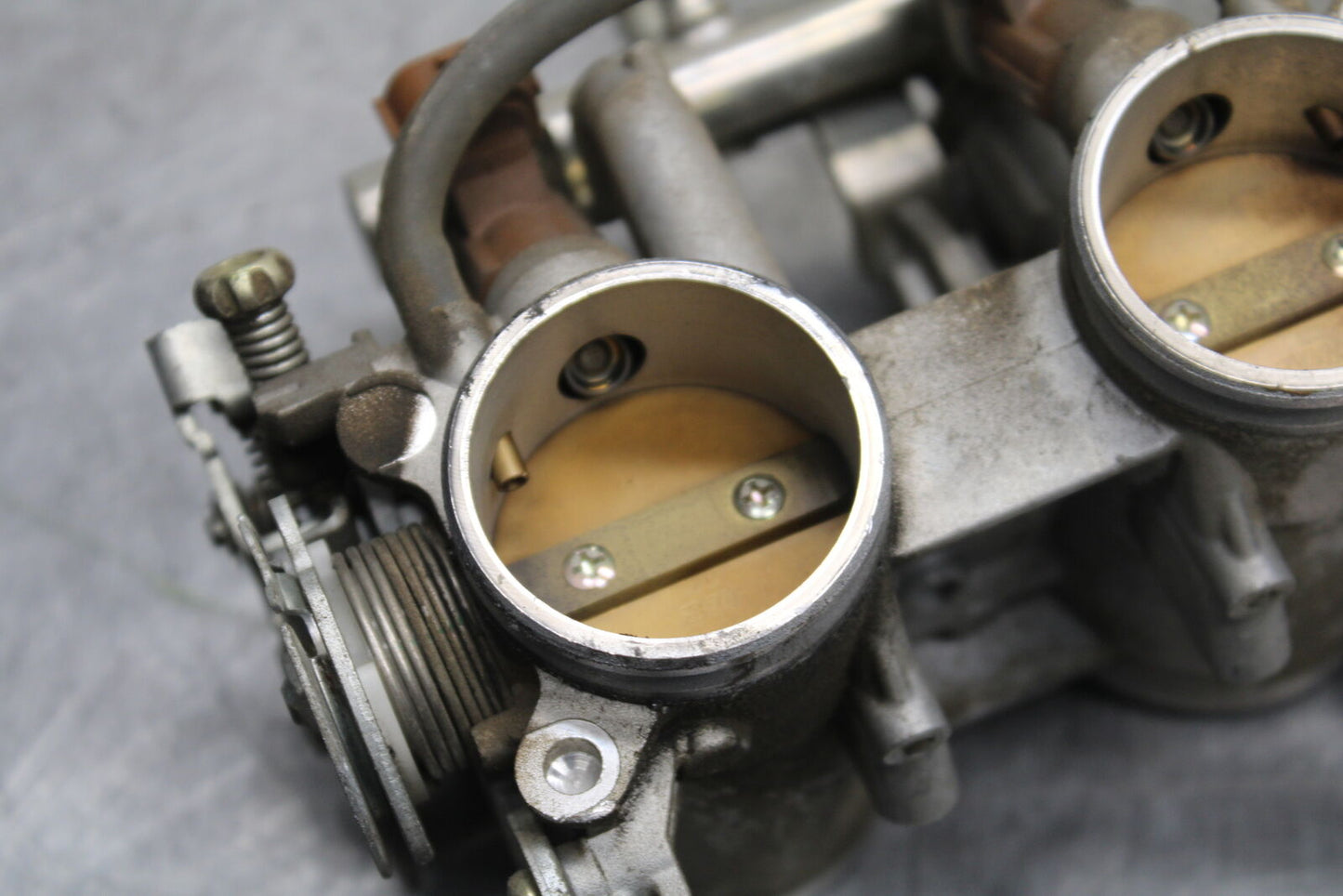06-07 SUZUKI GSXR 600 MAIN FUEL INJECTORS / THROTTLE BODIES BB737