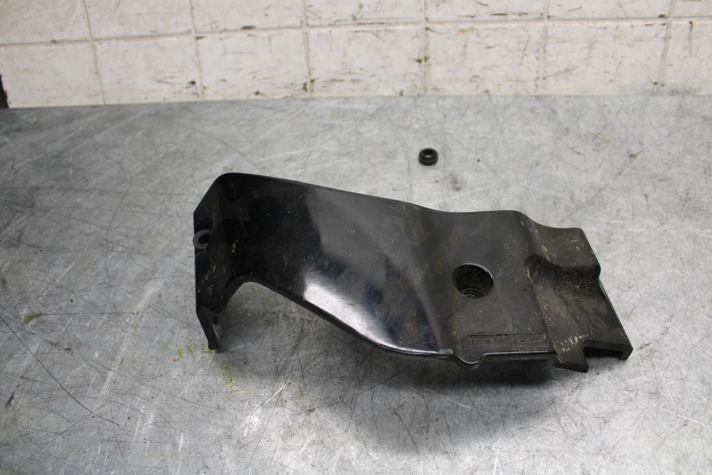 2007 Suzuki Boulevard M50 ENGINE SPROCKET PULLY SHAFT COVER BB537
