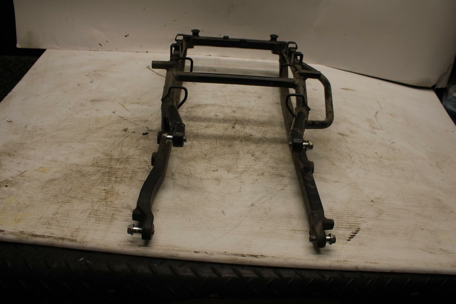 00-07 SUZUKI HAYABUSA REAR SUBFRAME BACK SUB FRAME 41200-24F10 BB281