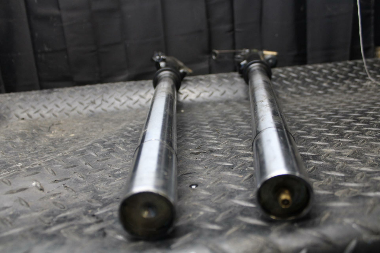 86 SUZUKI GS750ES FRONT FORKS SHOCK SUSPENSION SET PAIR BB233