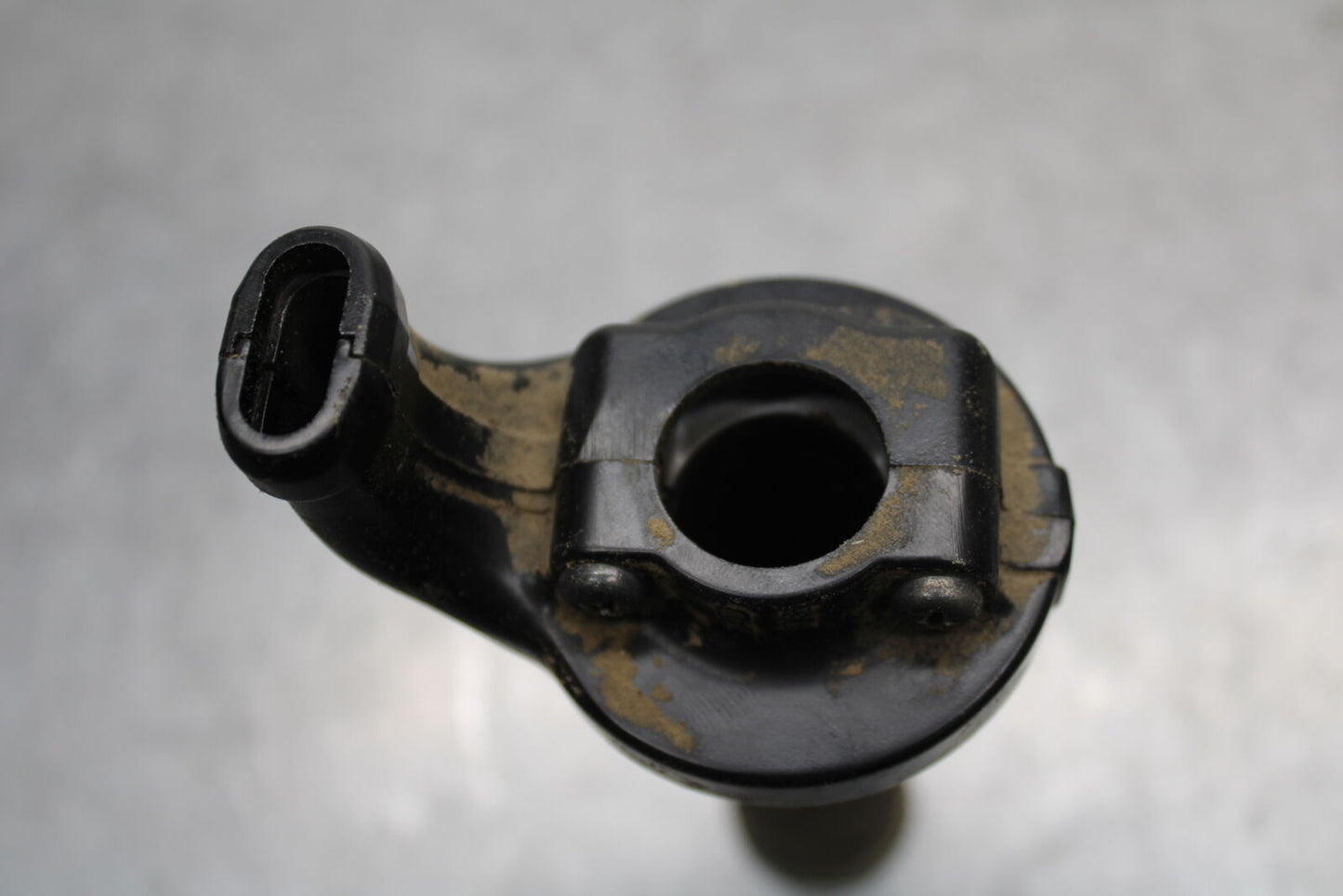 09-11 TRIUMPH DAYTONA 675 THROTTLE CABLE LINE HOUSING GUIDE BB652
