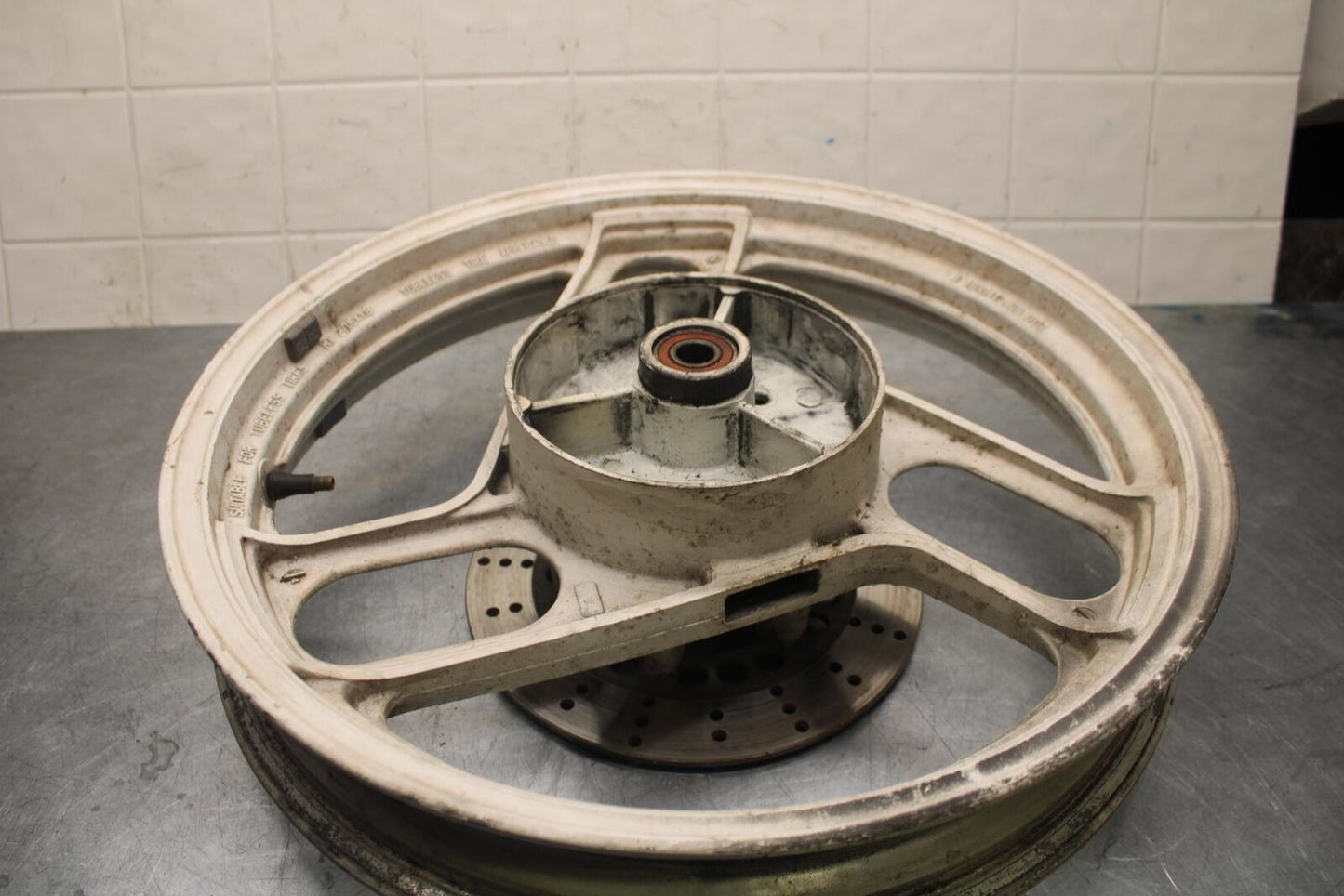1988 Yamaha FZ600 REAR WHEEL AND ROTOR BACK BRAKE DISC BB601