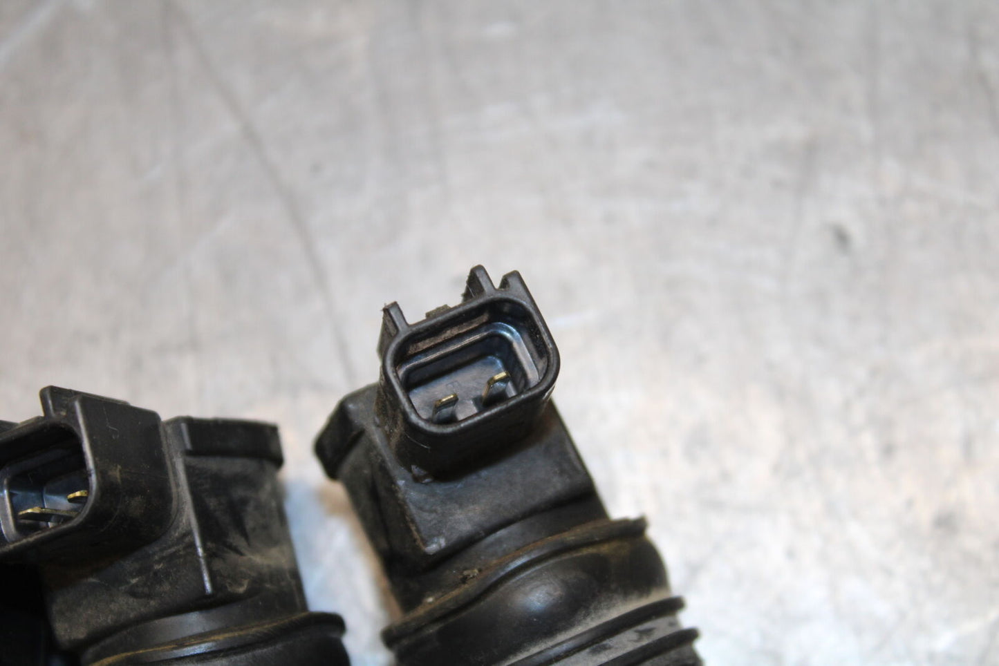 03-04 TRIUMPH DAYTONA 600 IGNITION COILS COIL SPARK PLUG CAPS BB745
