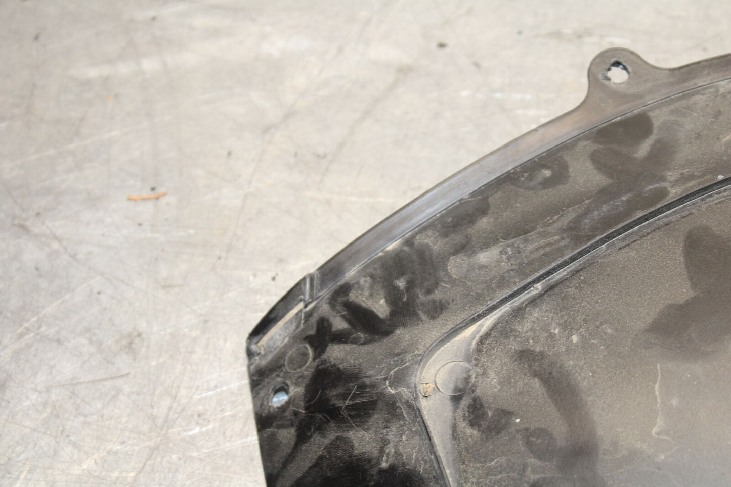 04-05 SUZUKI GSXR600 LOWER FRONT UPPER INNER HEADLIGHT COWL FAIRING BB658