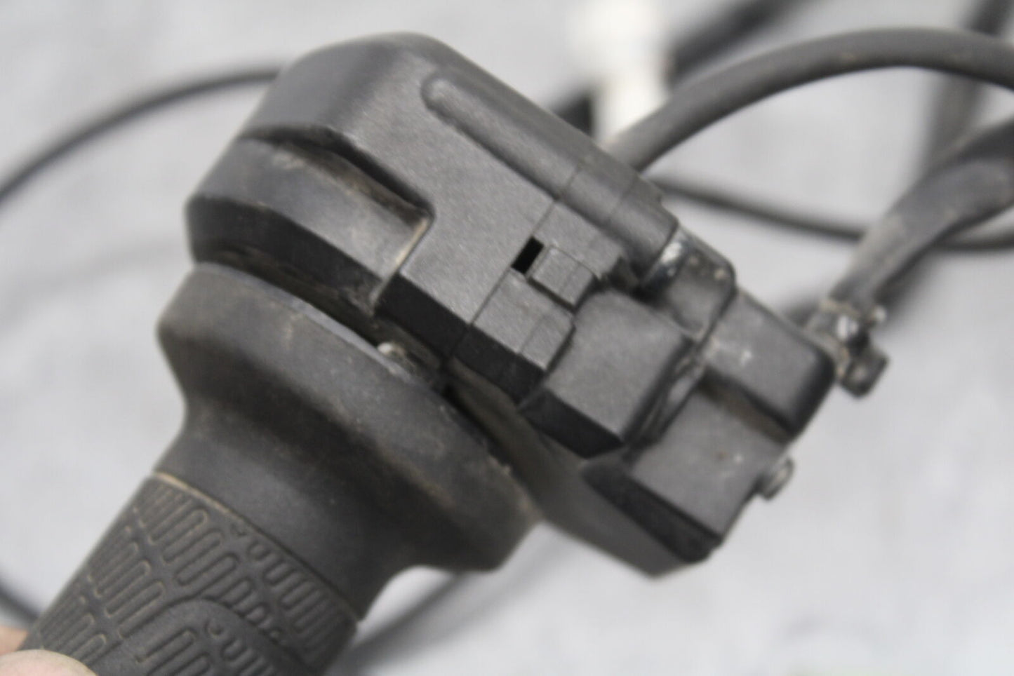 21-24 KTM 890 ADVENTURE R THROTTLE CABLE LINE HOUSING GUIDE BB723