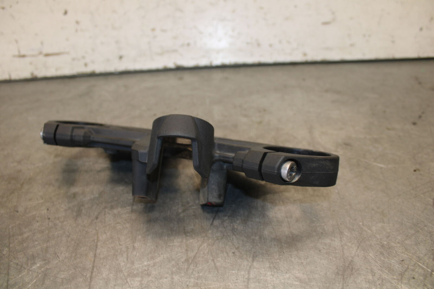 19-23 KAWASAKI NINJA ZX6R FORKS UPPER TRIPLE TREE CLAMP BB701