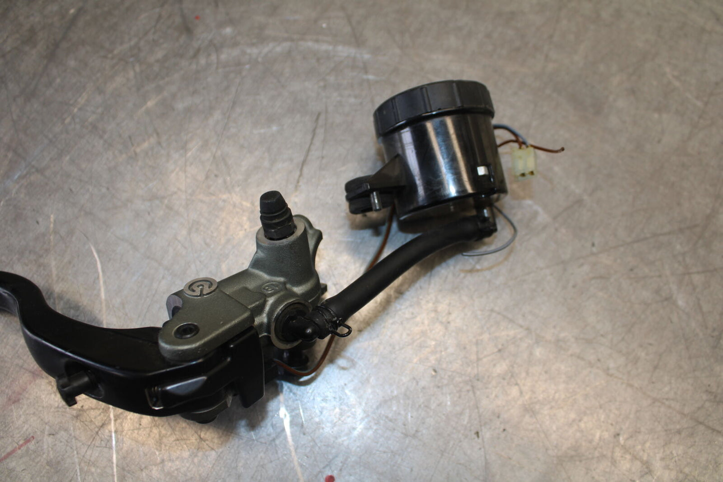 12-13 DUCATI STREETFIGHTER 848 FRONT BRAKE MASTER CYLINDER w/ LEVER BB705