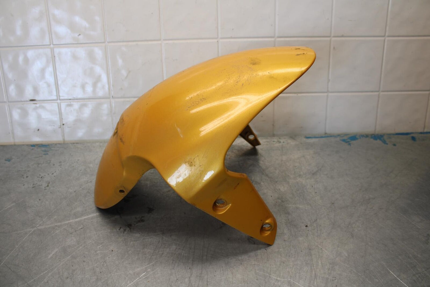 2006 Triumph Daytona 675 Triple FRONT WHEEL FENDER COWL FAIRING BB434