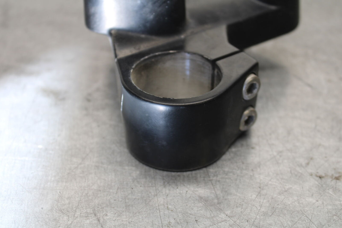 01-06 TRIUMPH TIGER 955I FORKS UPPER TRIPLE TREE CLAMP BB693