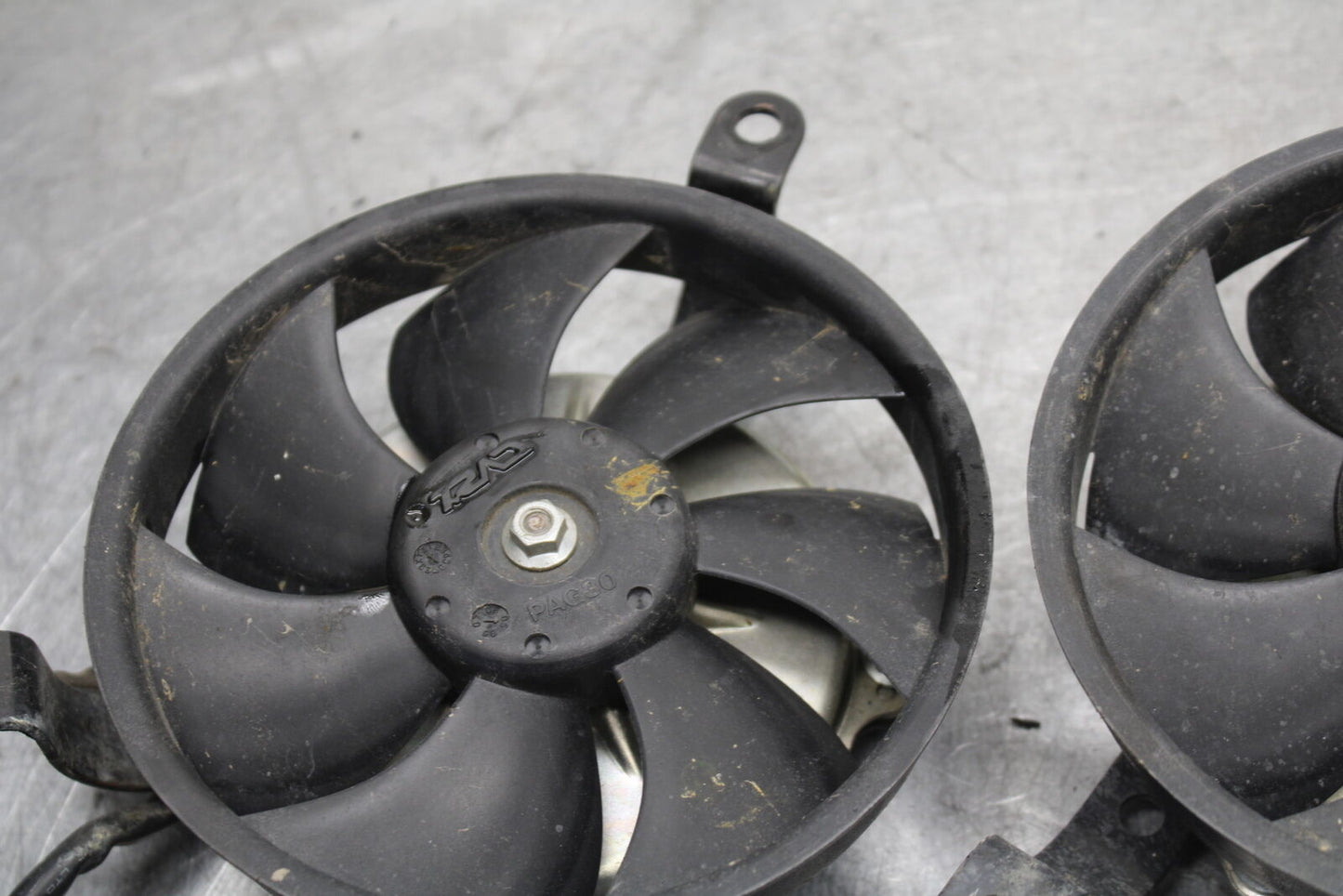 04-06 YAMAHA YZF R1 ENGINE RADIATOR COOLING FAN SET BB659