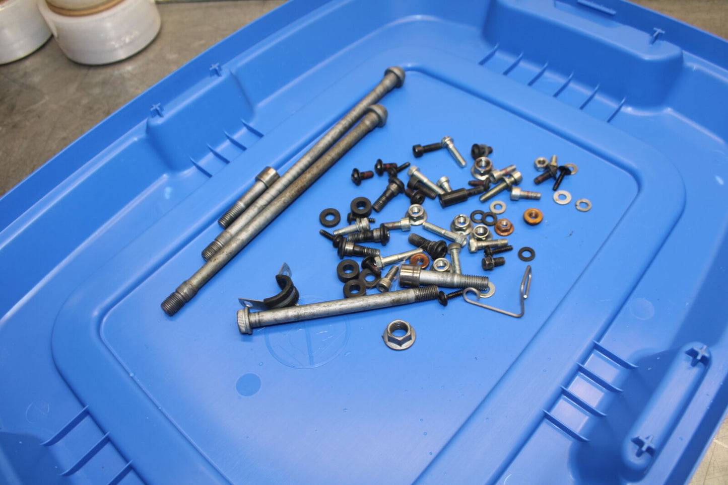 08-10 DUCATI 848 ENGINE MOUNTING BOLTS HARDWARE MOTOR SCREWS BB705