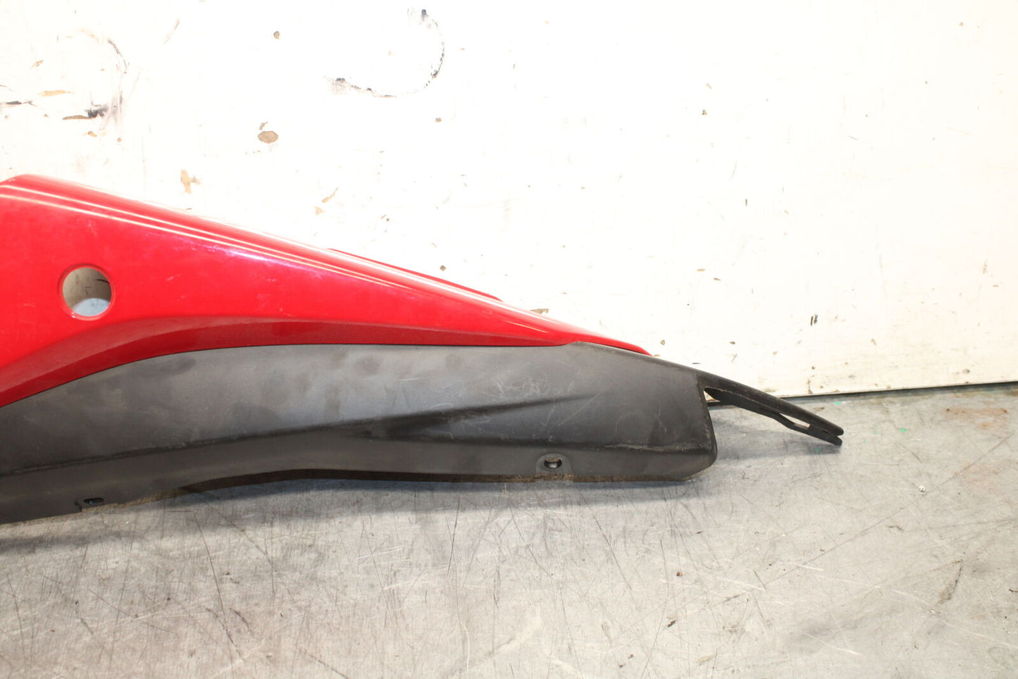 19-24 YAMAHA R3 LEFT REAR BACK TAIL FAIRING COWL SHROUD BB378