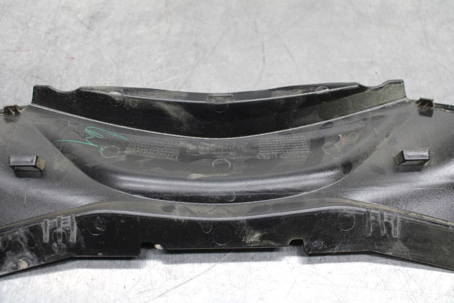 19-24 YAMAHA R3 CENTER REAR BACK SEAT TAIL FAIRING COVER TRIM COWL BB736