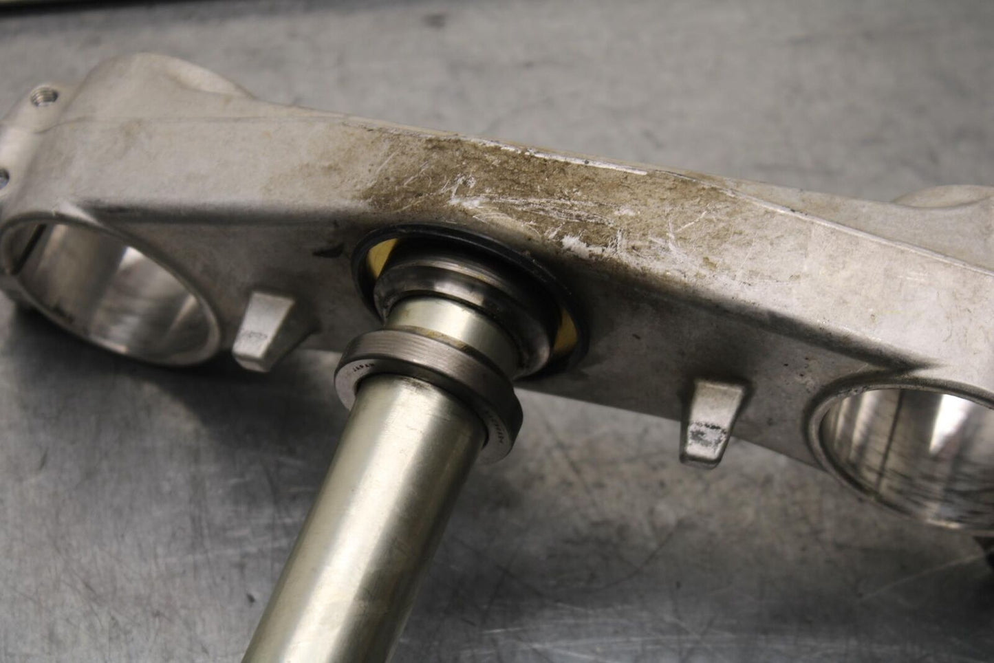 06-07 SUZUKI GSXR 600 750 FRONT FORKS CLAMP LOWER TRIPLE TREE STEM BB98