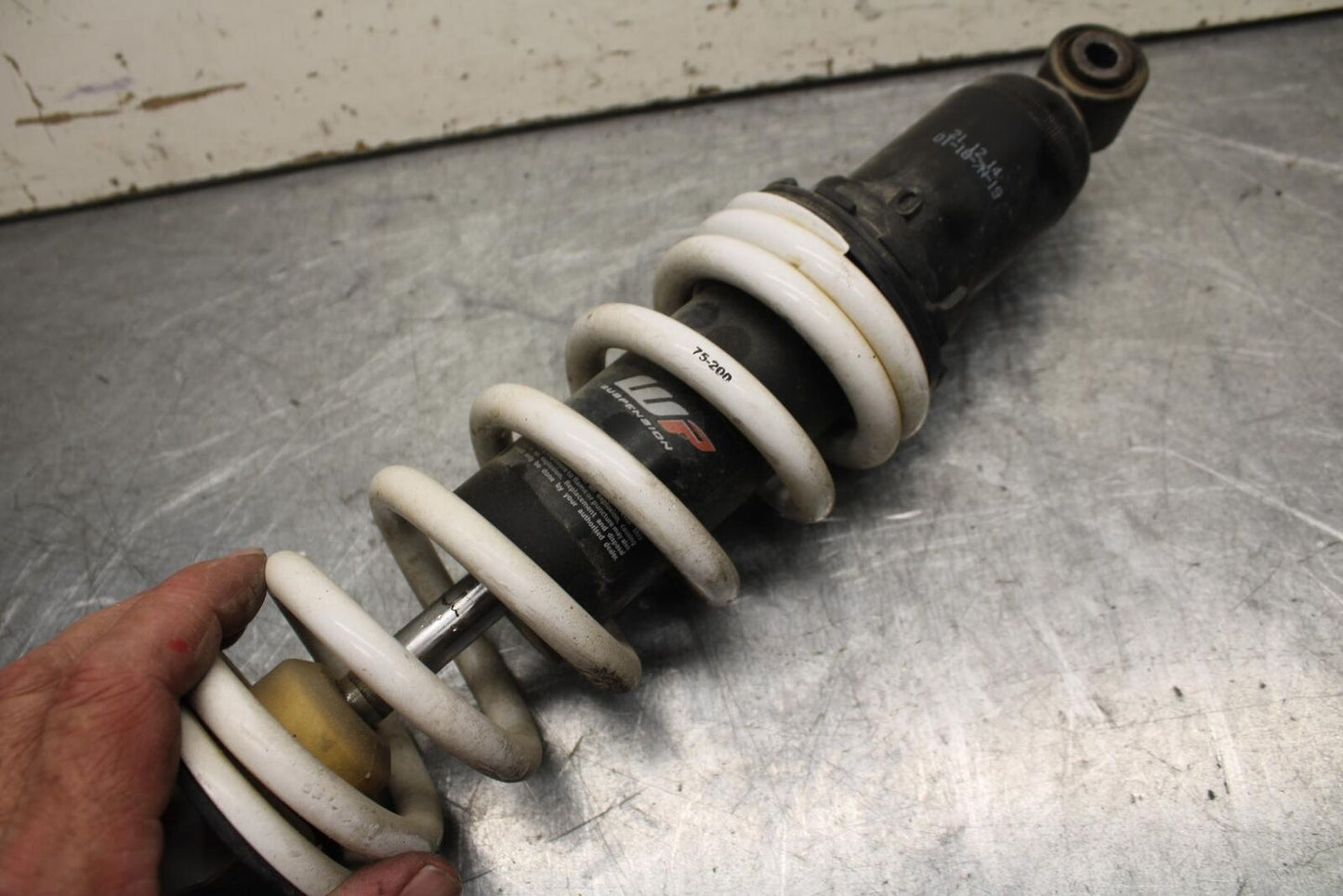 16-18 KTM 690 DUKE REAR BACK SHOCK ABSORBER SUSPENSION BB631