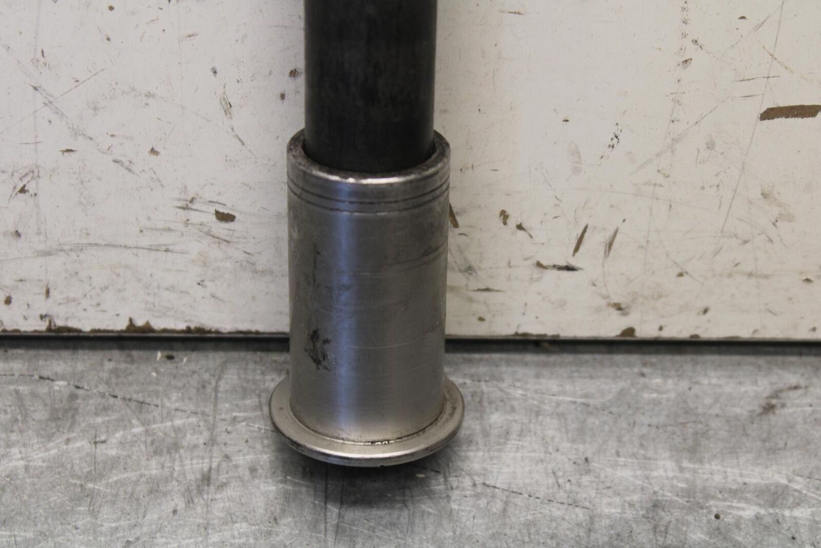 01-03 SUZUKI GSXR600 FRONT WHEEL RIM AXLE PIVOT BOLT 54711-35F00 BB639