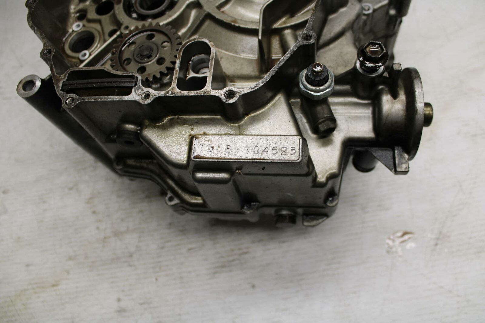 03-05 SUZUKI SV1000 ENGINE MOTOR CRANKCASE CRANK CASES BLOCK BB296