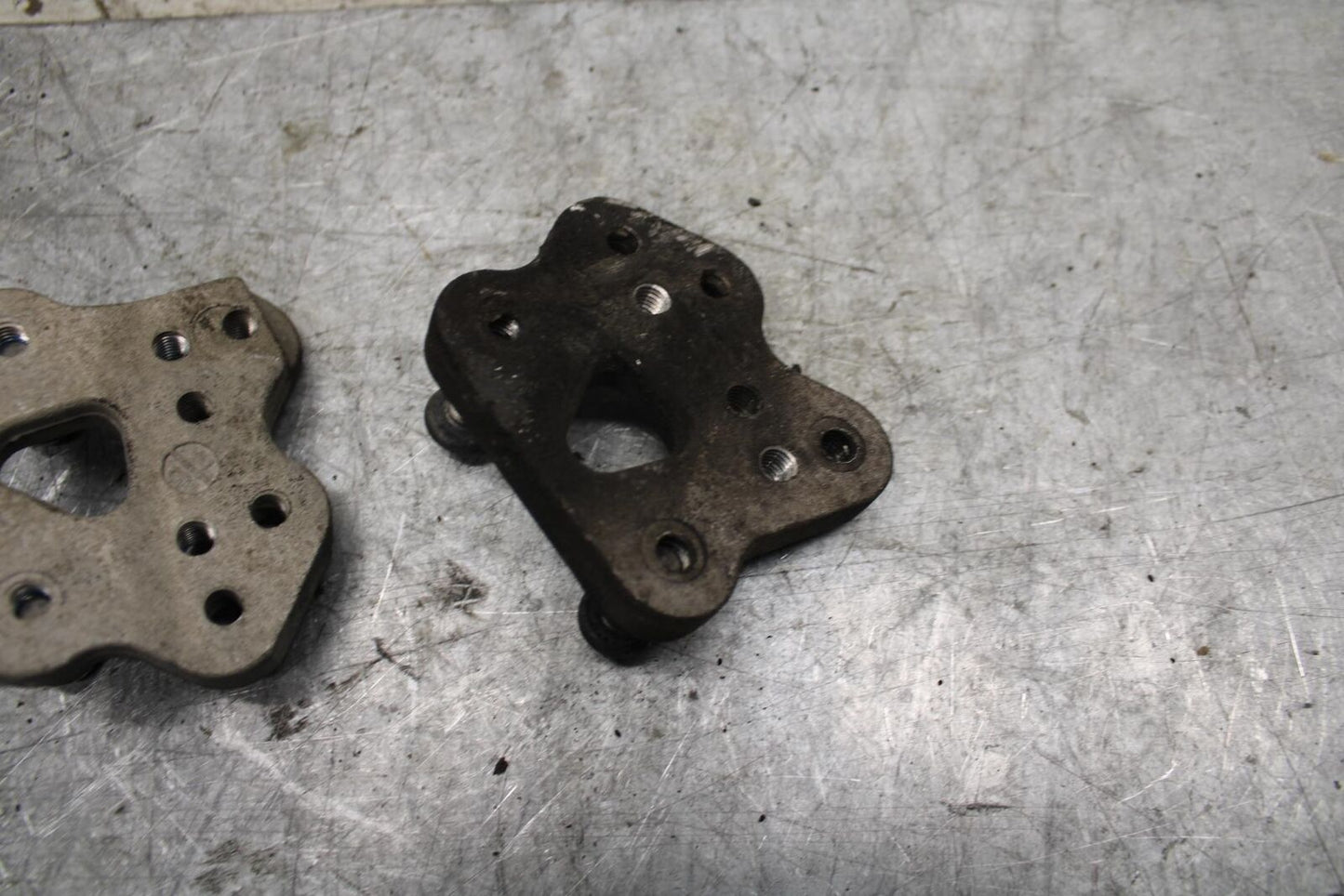 2007 Suzuki GSXR600 LEFT RIGHT REARSET REAR SET DRIVER PEG BRACKETS MOUNTS BB540