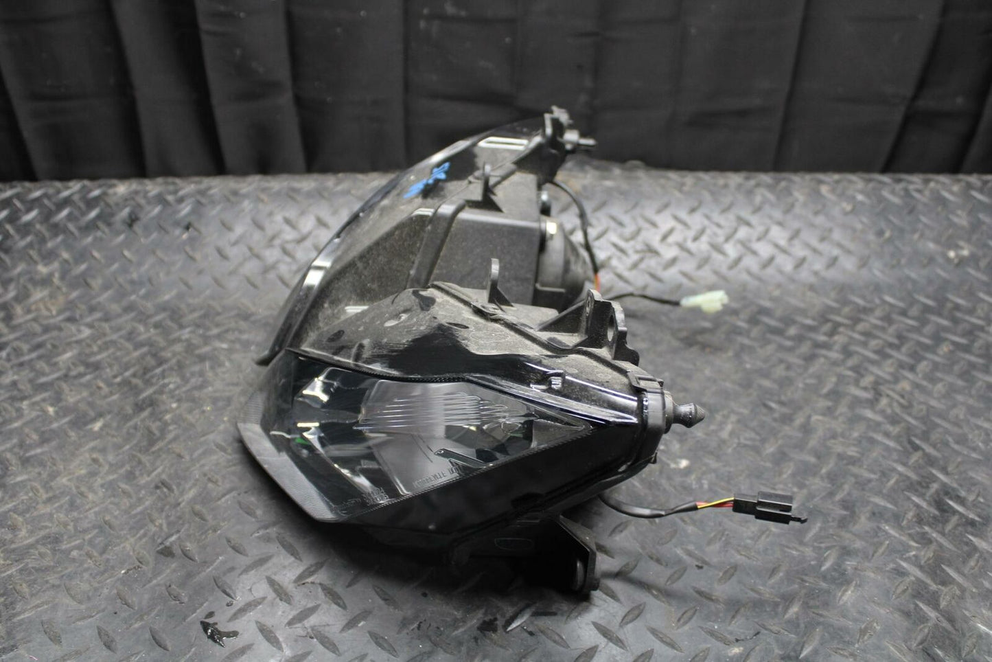 17 KAWASAKI NINJA 300 FRONT HEADLIGHT HEAD LIGHT LAMP BB215