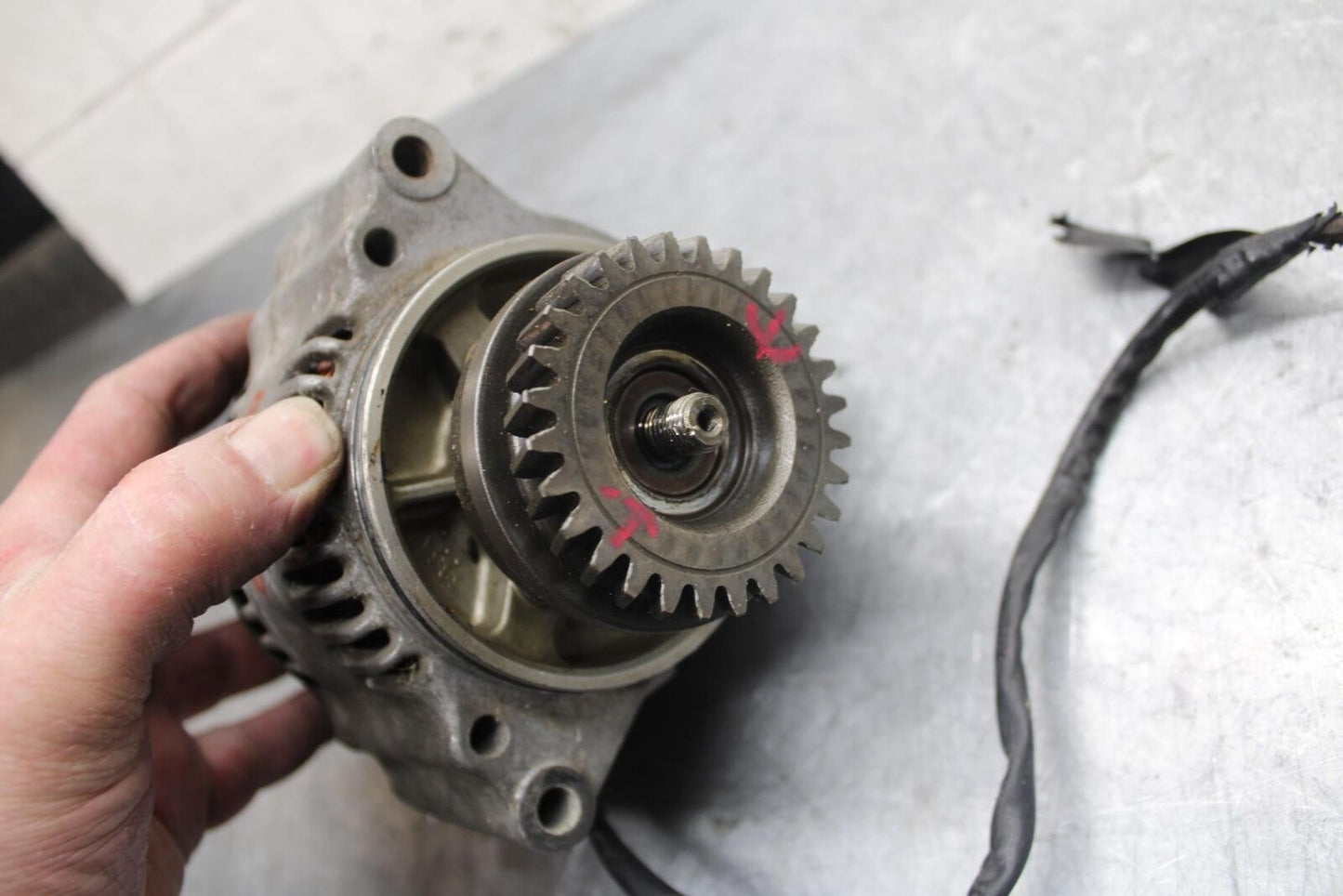 1986 Suzuki GSXR1100 ENGINE MOTOR GENERATOR ALTERNATOR BB43