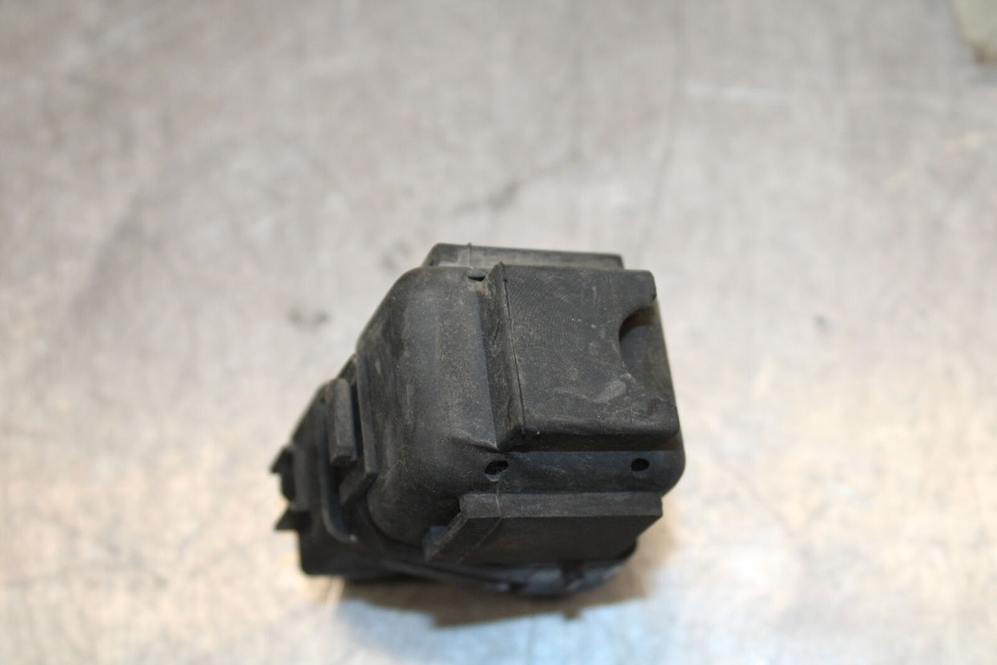 03-04 TRIUMPH DAYTONA 600 ENGINE STARTER RELAY STARTING MOTOR SWITCH BB745