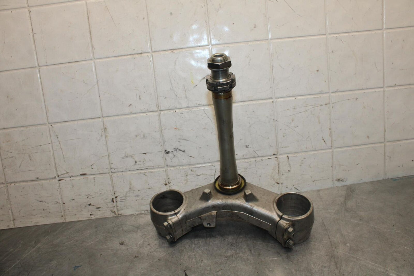 1998 Suzuki TL1000S FRONT FORKS CLAMP LOWER TRIPLE TREE STEM BB508