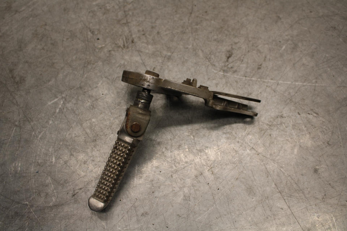 1997 Suzuki GSXR750 RIGHT REARSET REAR SET DRIVER FOOT PEG REST STOP BB527