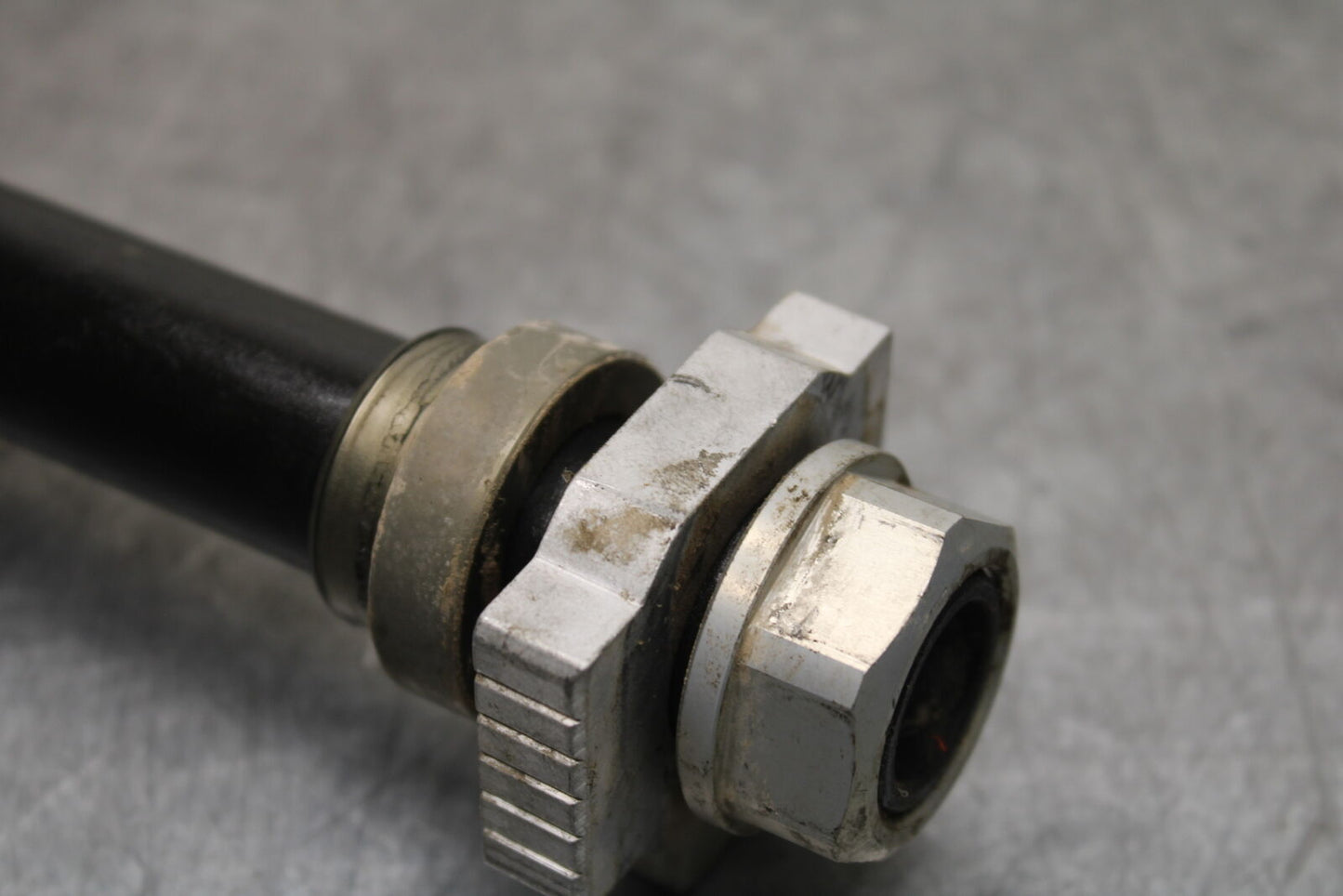 21-24 KTM 890 ADVENTURE R REAR AXLE BACK WHEEL RIM PIVOT BOLT AXEL BB723