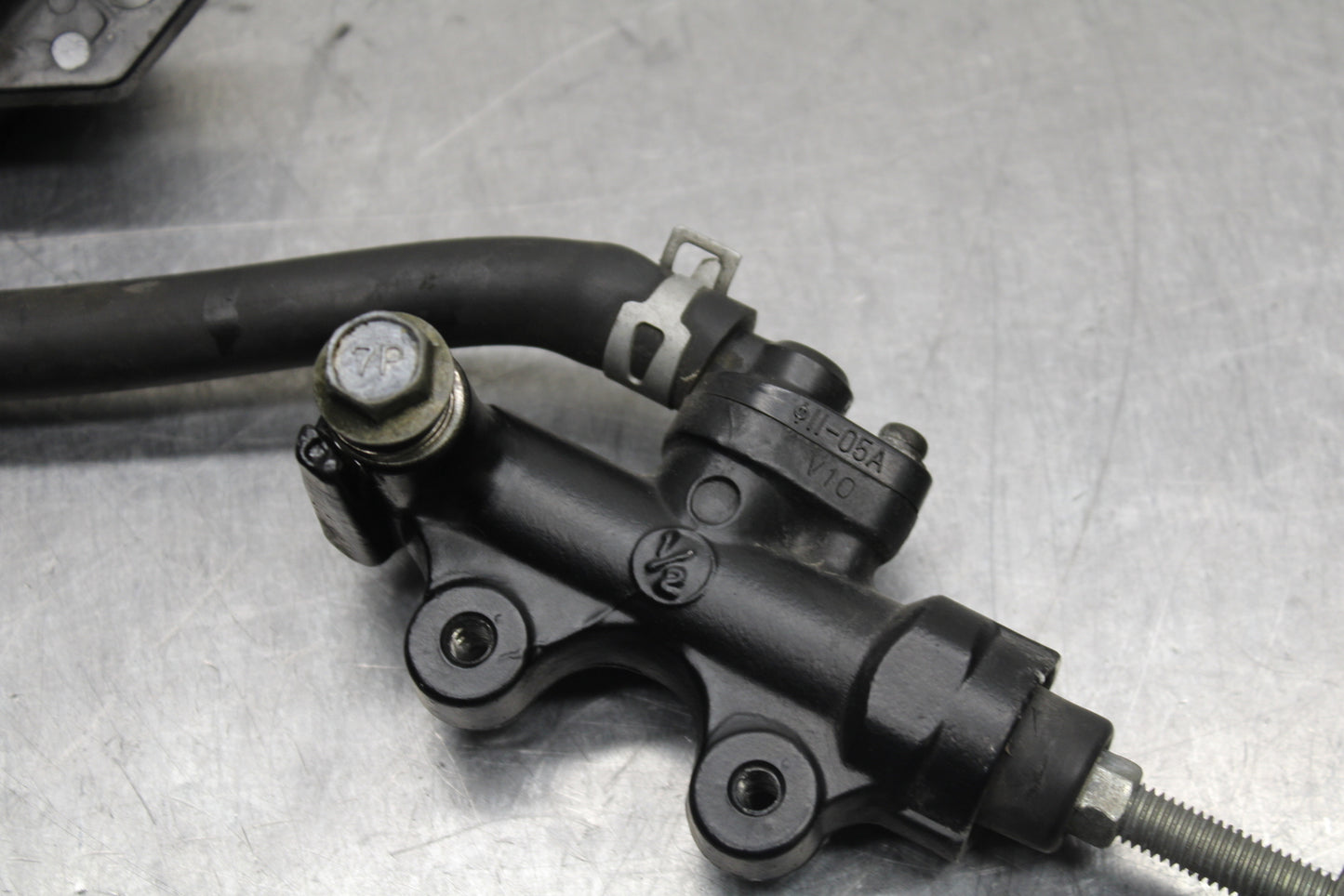 00 SUZUKI INTRUDER 1500 VL1500 REAR BACK BRAKE MASTER CYLINDER W RESERVOIR BB761