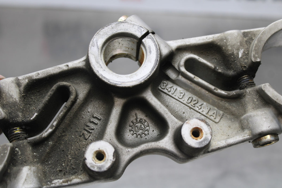 05 DUCATI SUPERSPORT 800 FORKS UPPER TRIPLE TREE CLAMP BB913