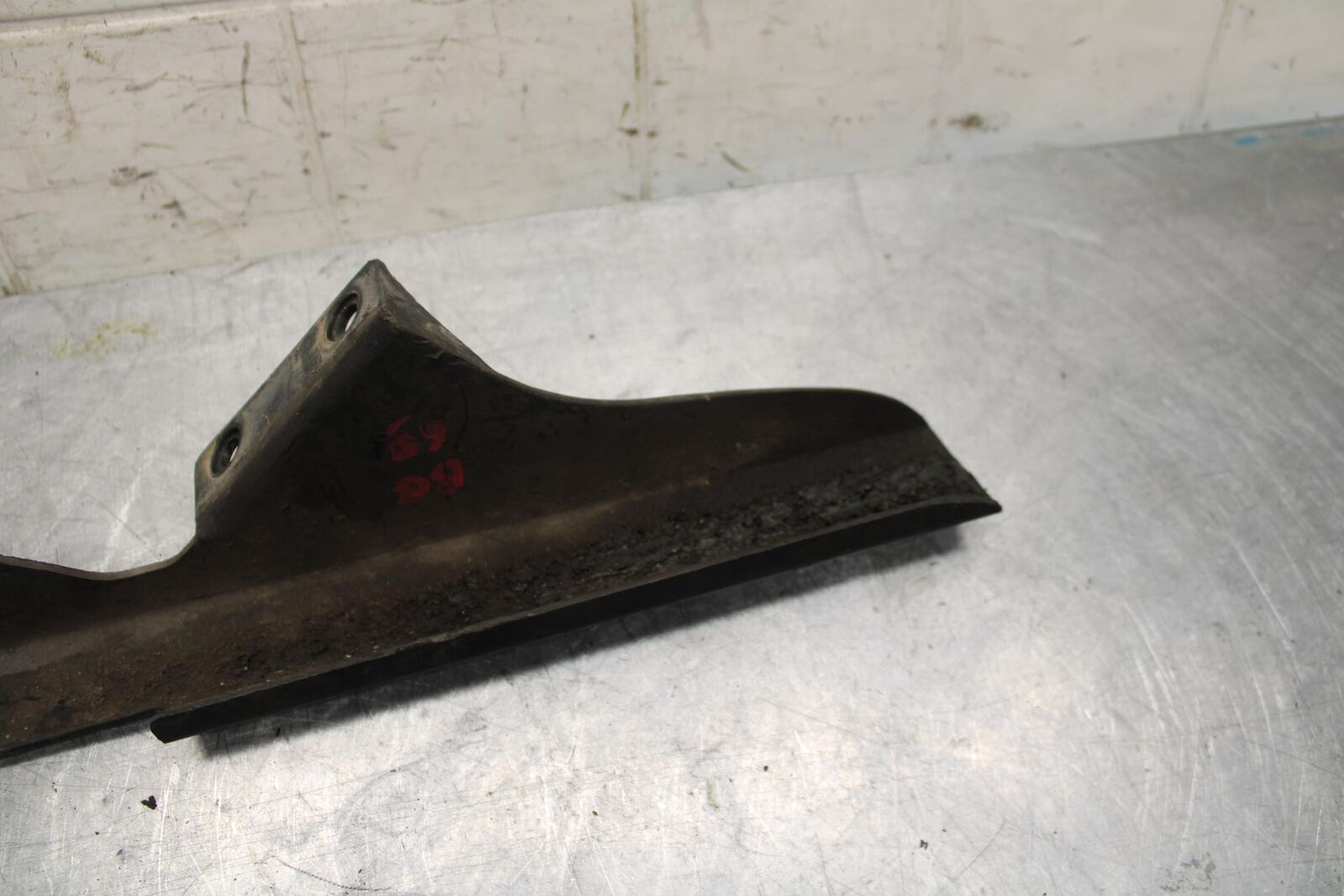 02-03 SUZUKI GSXR750 REAR BACK DRIVE CHAIN GUARD COVER SHIELD 61311-35F01 BB14