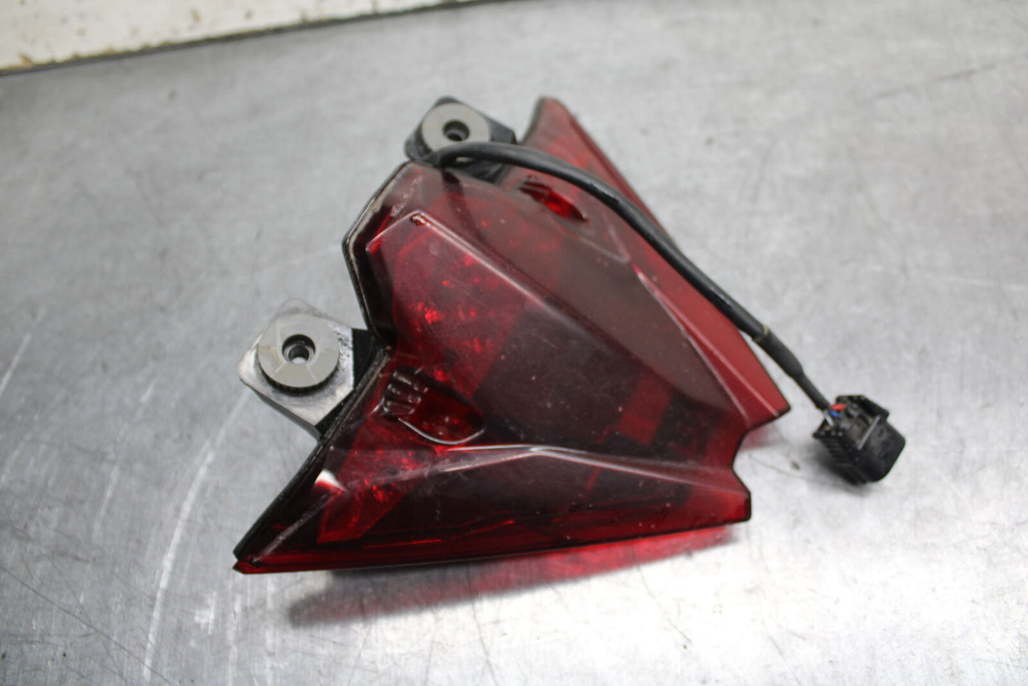 24 KAWASAKI NINJA 500 ABS REAR TAIL TAILLIGHT BACK BRAKE LIGHT BB744
