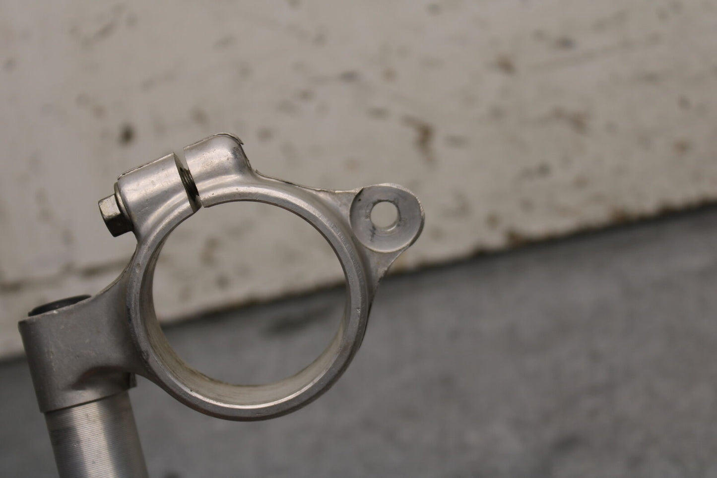 01-02 SUZUKI GSXR1000 RIGHT CLIP ON HANDLEBAR BB113