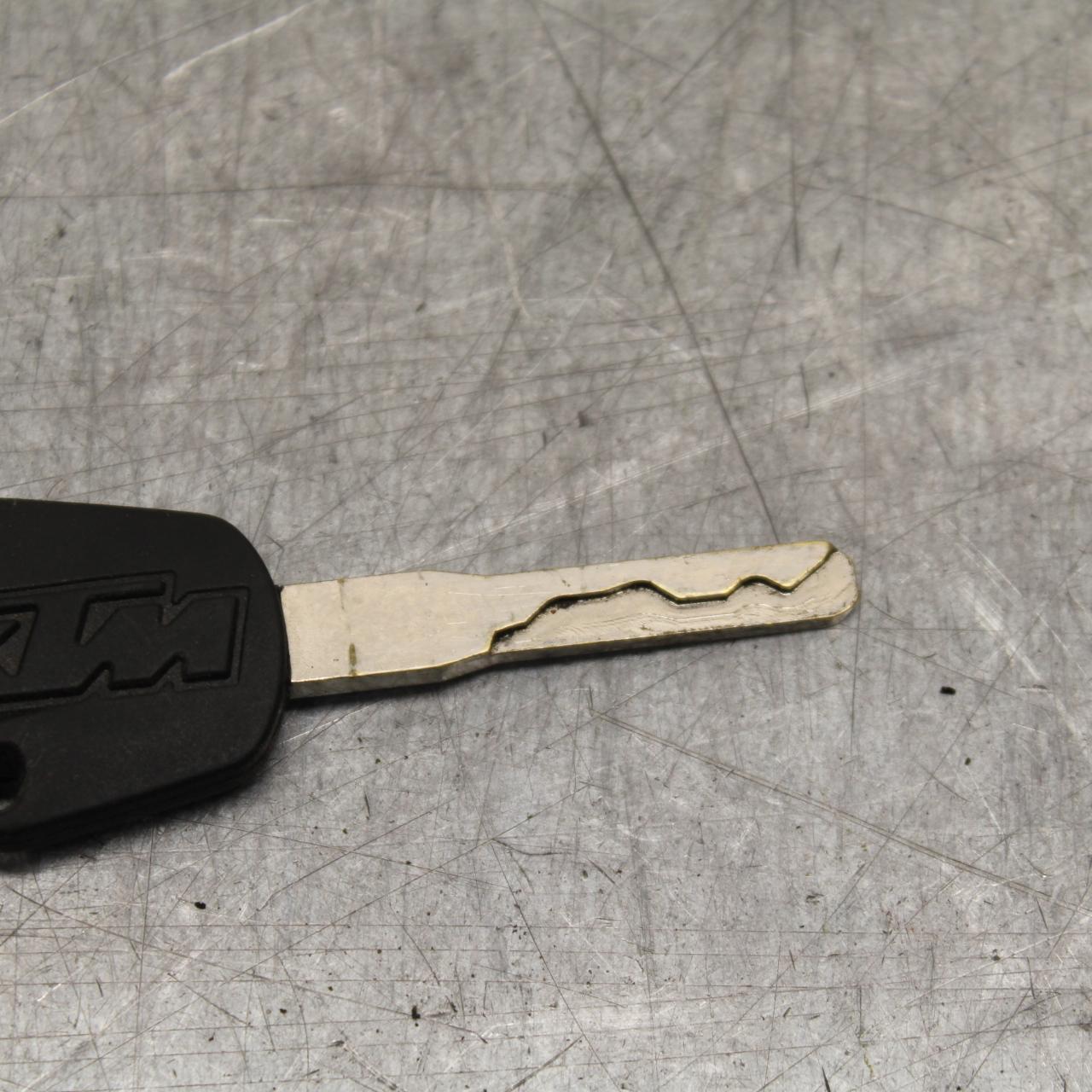 16-24 KTM 390 RC IGNITION LOCK KEY SET W/ GAS CAP AND SEAT LOCK BB648