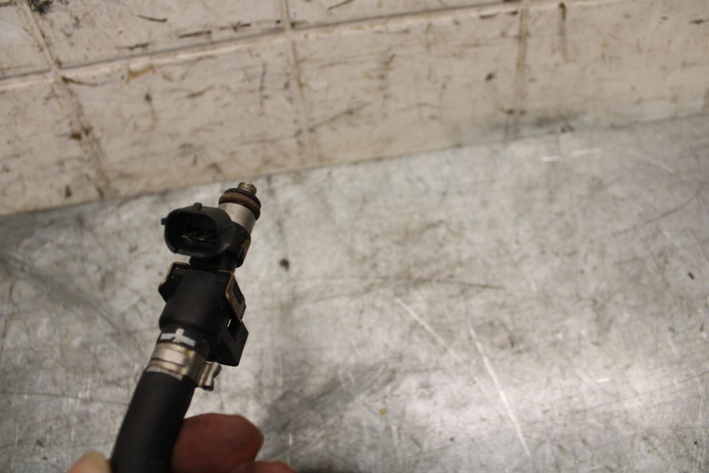22-23 HUSQVARNA VITPILEN 401 FUEL INJECTOR BB541