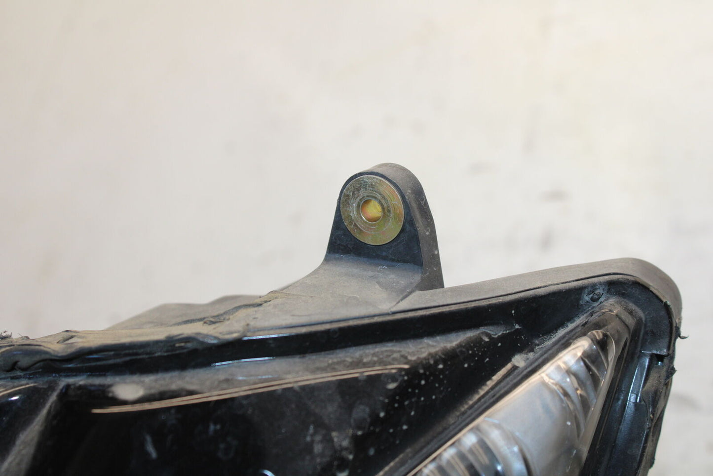 07-08 TRIUMPH DAYTONA 675 FRONT HEADLIGHT HEAD LIGHT LAMP BB685