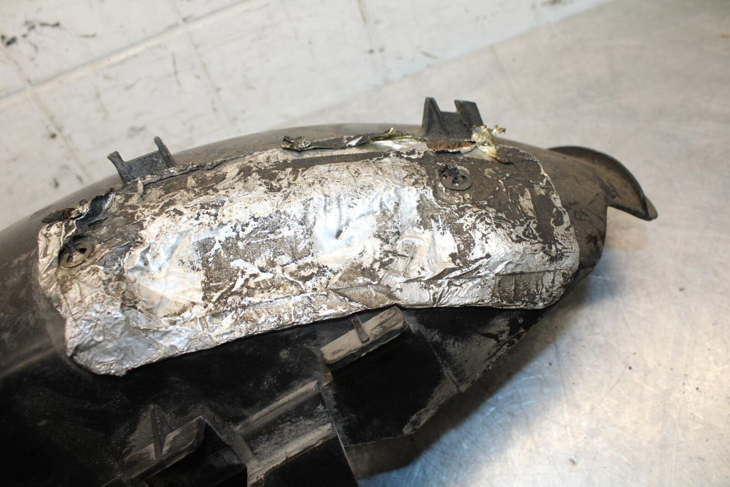 85-88 HONDA NS400R NC19 NSR400 NS400RG INNER REAR BACK FENDER MUD GUARD BB32