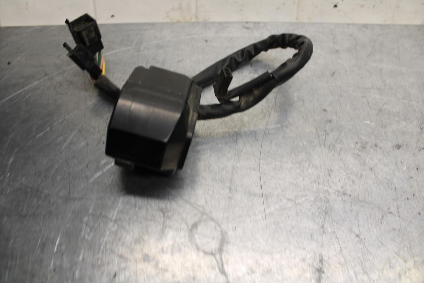 89-90 YAMAHA FZR600 LEFT CLIP ON HANDLE HORN SIGNALS SWITCH BB76