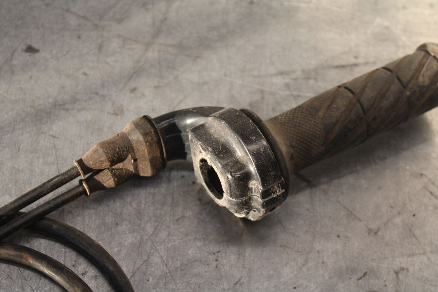 96-07 YAMAHA YZF600R THROTTLE CABLE LINE HOUSING GUIDE BB746