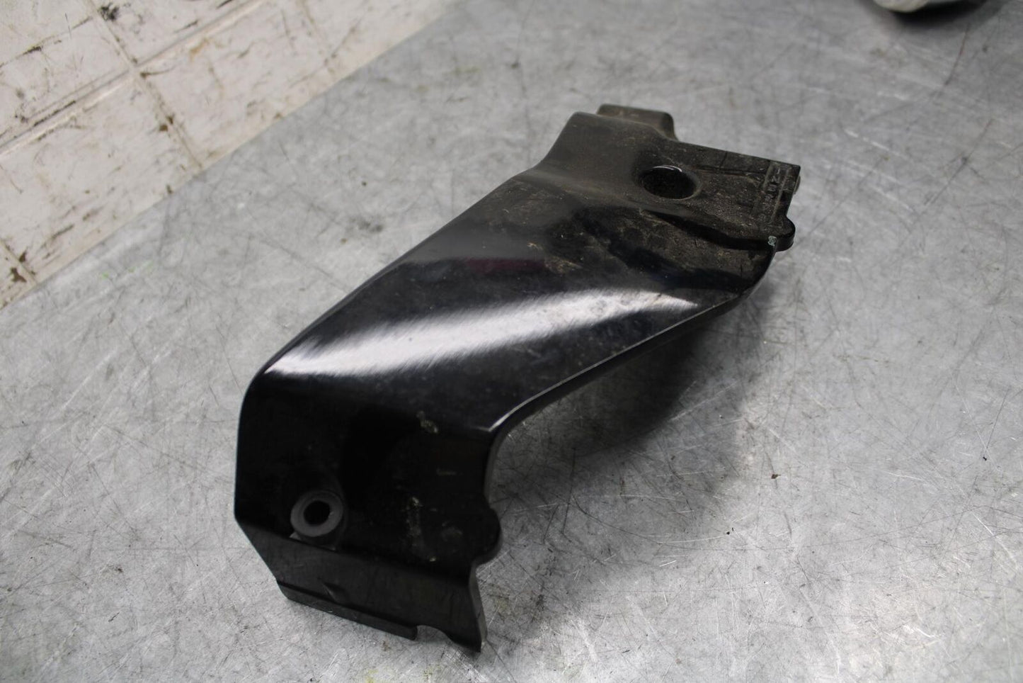 2007 Suzuki Boulevard M50 ENGINE SPROCKET PULLY SHAFT COVER BB537