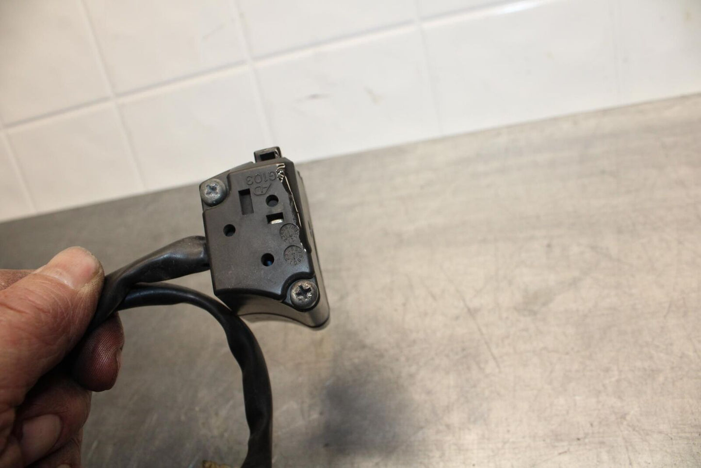 07-11 KTM 990 SUPER DUKE RIGHT CLIP ON HANDLE KILL OFF START SWITCH BB578