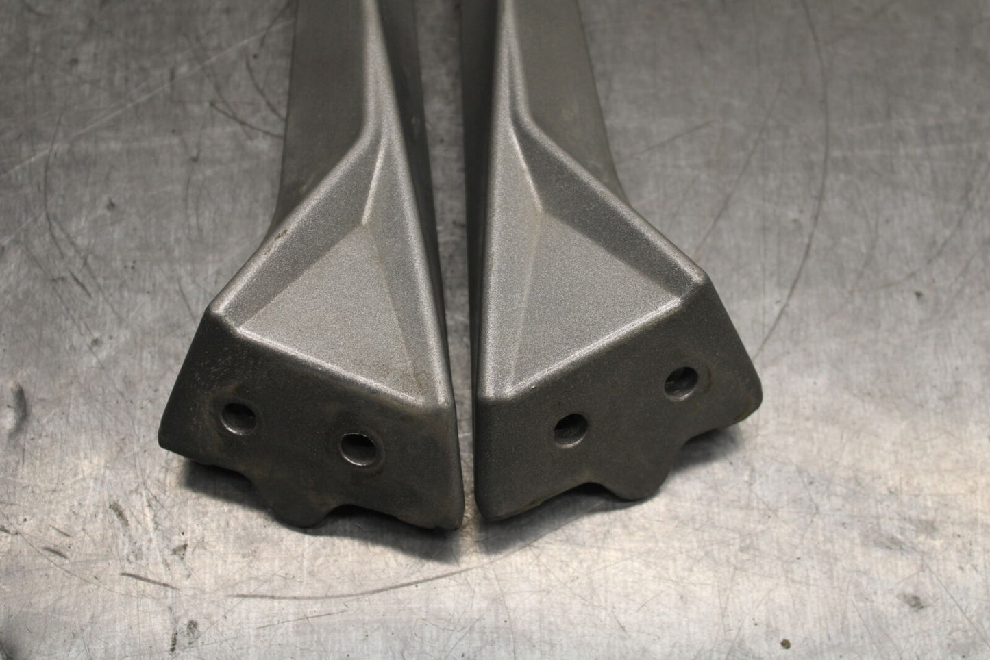 13-16 KTM 390 DUKE REAR BACK PASSENGER PEG SET PAIR BB748