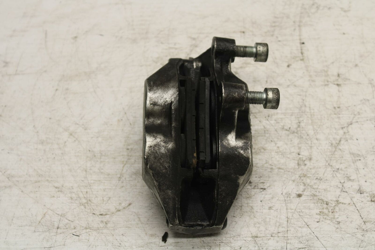 03-17 VICTORY VEGAS LEFT FRONT BRAKE CALIPER BB259