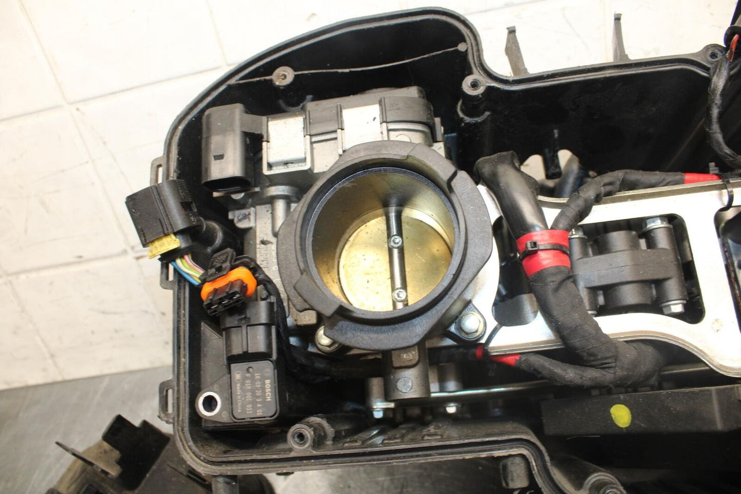 2009 Aprilia Shiver 750 SL750 AIRBOX AIR INTAKE FILTER BOX W INJECTORS BB506