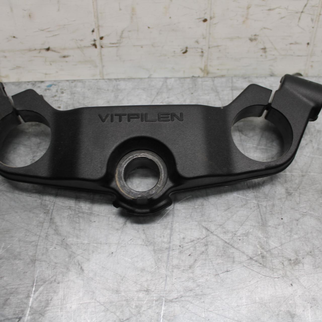 21 HUSQVARNA VITPILEN 401 FORKS UPPER TRIPLE TREE CLAMP BB467