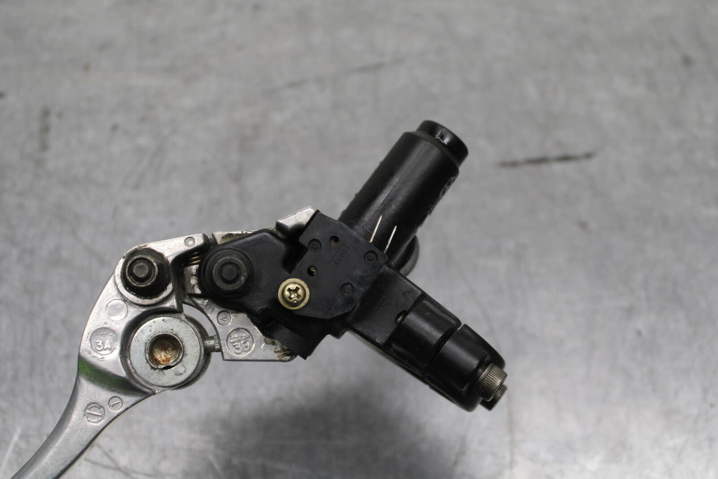 03-04 TRIUMPH DAYTONA 600 FRONT BRAKE MASTER CYLINDER w/ LEVER BB745